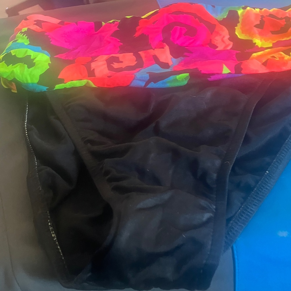 FINAL MARKDOWN Colorful juniors Floral suit yourself swim. Bottoms 13 brand new